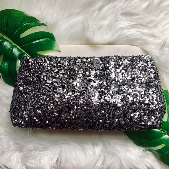victoria secret silver sequin clutch /makeup bag - Picture 2 of 4